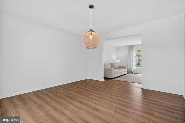 18 MIDWOOD RD, Marlton, NJ 08053