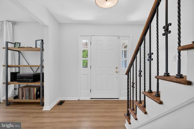 18 MIDWOOD RD, Marlton, NJ 08053