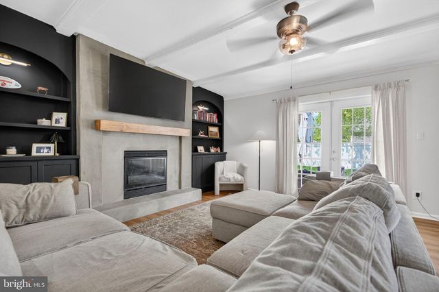 18 MIDWOOD RD, Marlton, NJ 08053