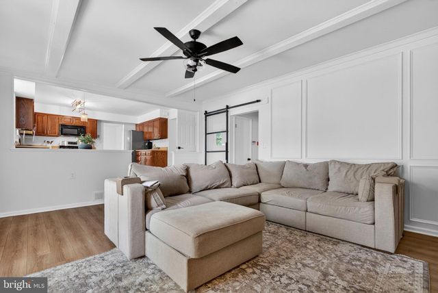 18 MIDWOOD RD, Marlton, NJ 08053