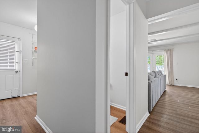 18 MIDWOOD RD, Marlton, NJ 08053