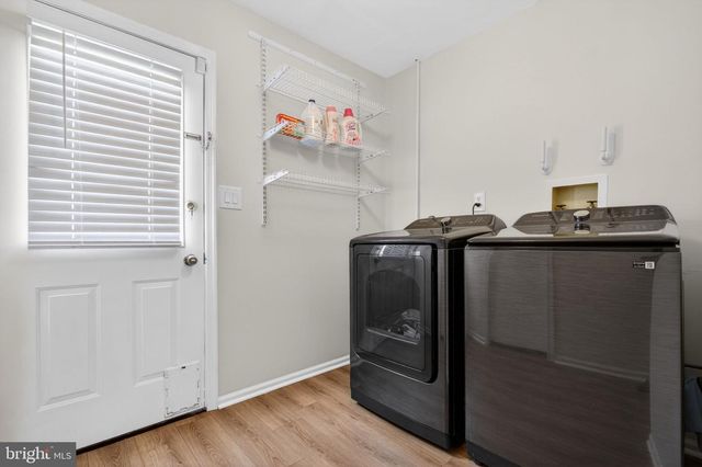 18 MIDWOOD RD, Marlton, NJ 08053