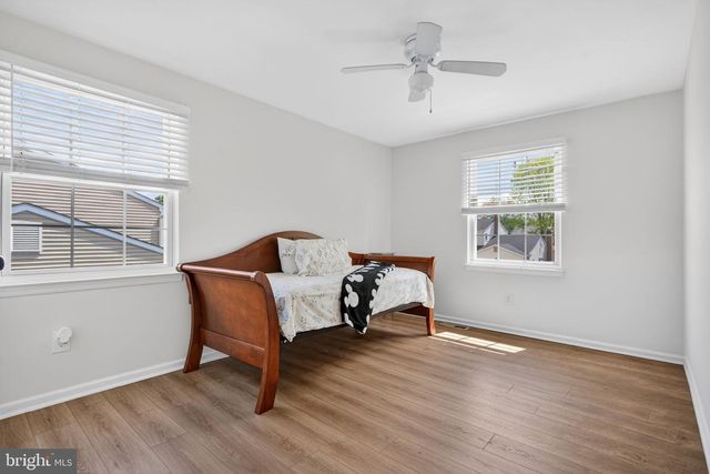 18 MIDWOOD RD, Marlton, NJ 08053