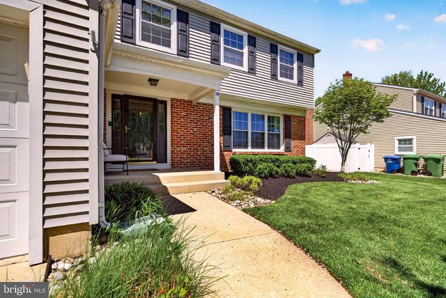 18 MIDWOOD RD, Marlton, NJ 08053