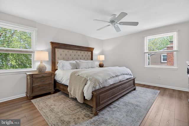 18 MIDWOOD RD, Marlton, NJ 08053