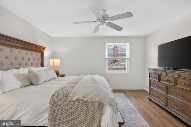 18 MIDWOOD RD, Marlton, NJ 08053