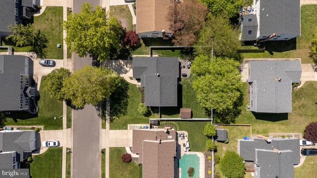 18 MIDWOOD RD, Marlton, NJ 08053