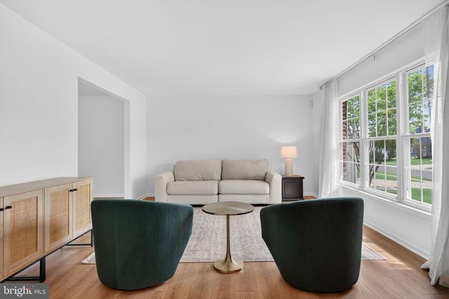 18 MIDWOOD RD, Marlton, NJ 08053