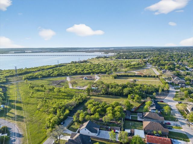 1917 Avenue E, Grand Prairie, TX 75051