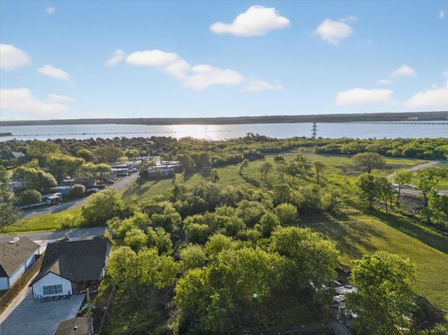 1917 Avenue E, Grand Prairie, TX 75051