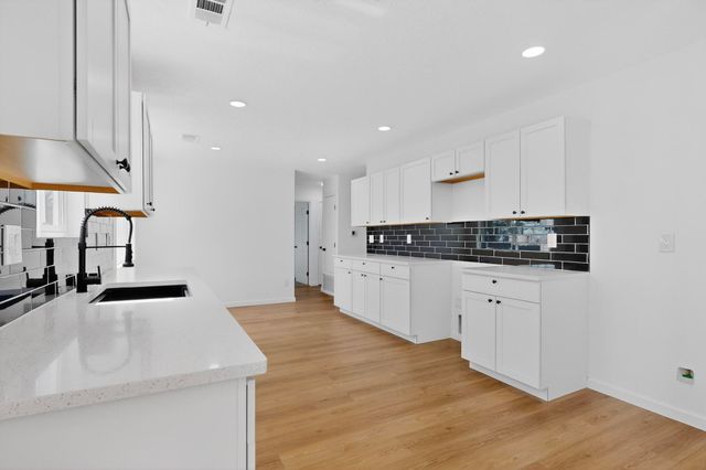 12008 Golden Gate Avenue NE, Albuquerque, NM 87111