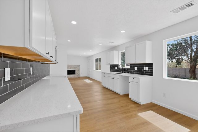 12008 Golden Gate Avenue NE, Albuquerque, NM 87111