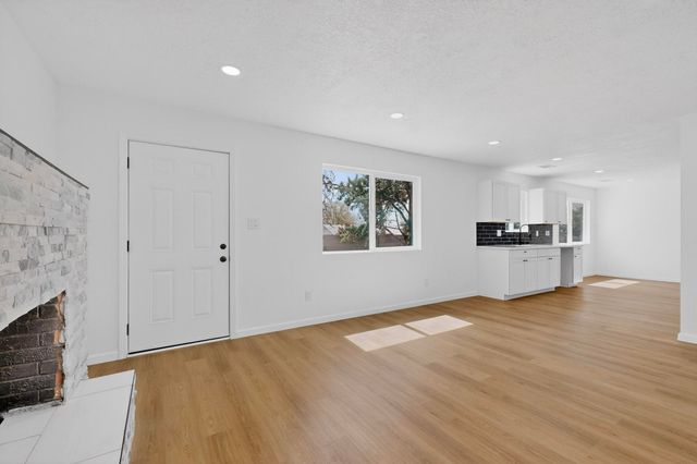 12008 Golden Gate Avenue NE, Albuquerque, NM 87111