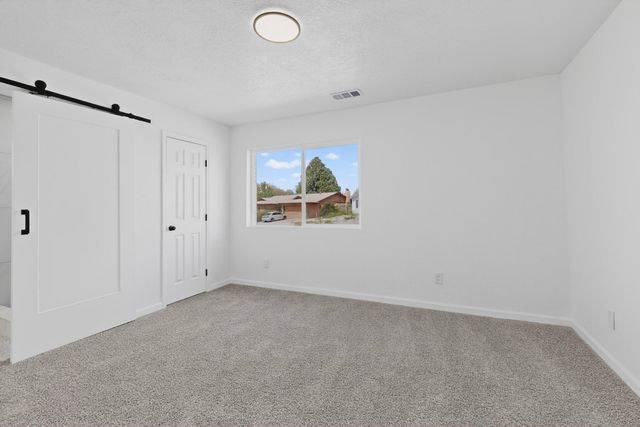 12008 Golden Gate Avenue NE, Albuquerque, NM 87111