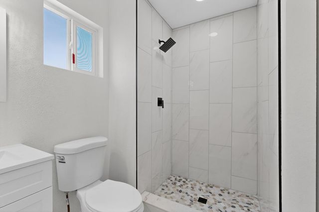 12008 Golden Gate Avenue NE, Albuquerque, NM 87111