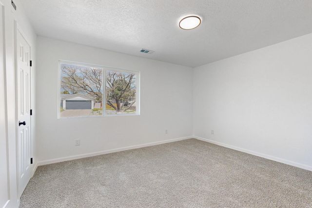 12008 Golden Gate Avenue NE, Albuquerque, NM 87111