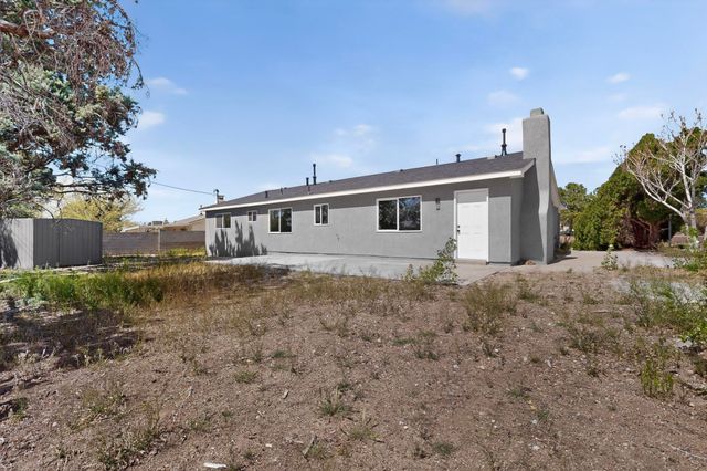 12008 Golden Gate Avenue NE, Albuquerque, NM 87111