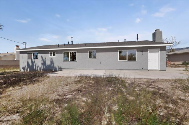 12008 Golden Gate Avenue NE, Albuquerque, NM 87111