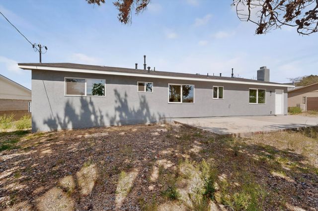 12008 Golden Gate Avenue NE, Albuquerque, NM 87111