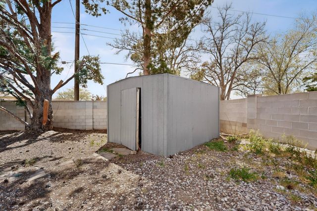 12008 Golden Gate Avenue NE, Albuquerque, NM 87111