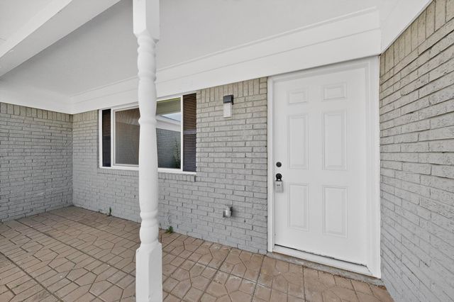 12008 Golden Gate Avenue NE, Albuquerque, NM 87111