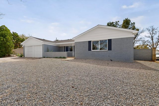 12008 Golden Gate Avenue NE, Albuquerque, NM 87111
