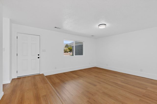 12008 Golden Gate Avenue NE, Albuquerque, NM 87111