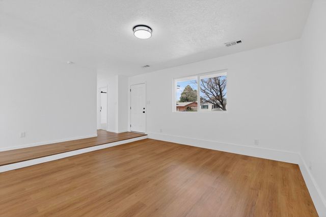 12008 Golden Gate Avenue NE, Albuquerque, NM 87111