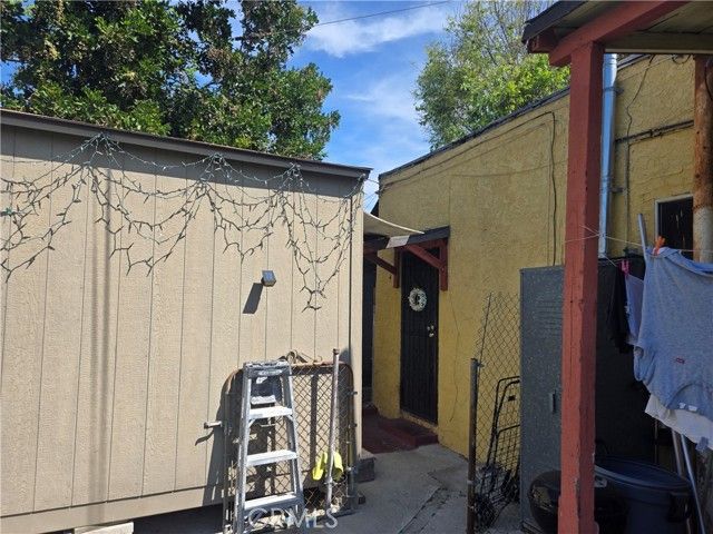 156 N Hicks, Los Angeles, CA 90063