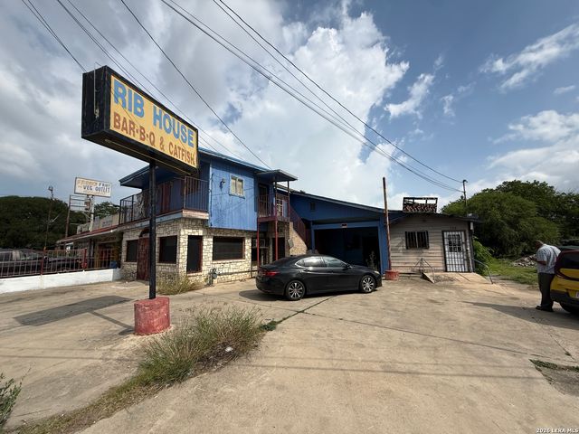 757 Historic Old Hwy 90, San Antonio, TX 78237