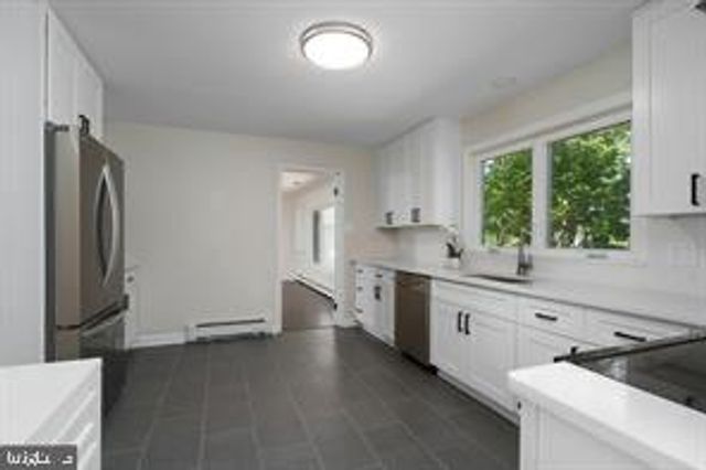 16 CHERRY BROOK DR, Princeton, NJ 08540