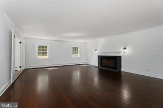 16 CHERRY BROOK DR, Princeton, NJ 08540