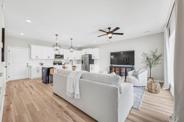 2445 Pea Ridge Rd, Clarksville, TN 37040