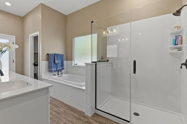 3224 Lakeshore Ct, Modesto, CA 95355