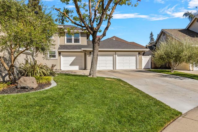3224 Lakeshore Ct, Modesto, CA 95355
