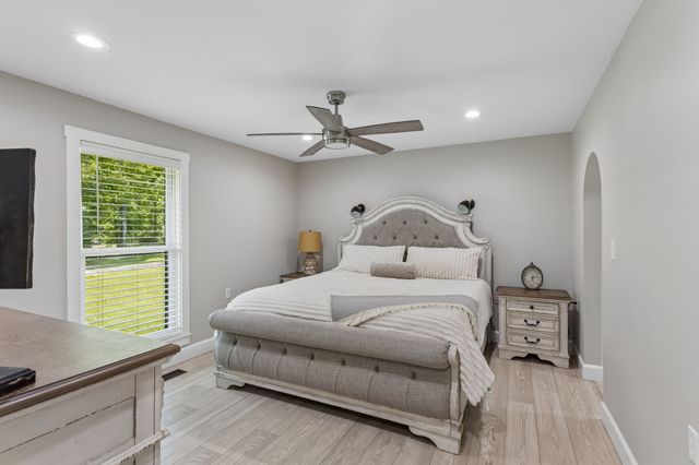 109 Indian Creek Rd, Hohenwald, TN 38462