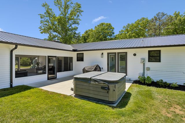 109 Indian Creek Rd, Hohenwald, TN 38462