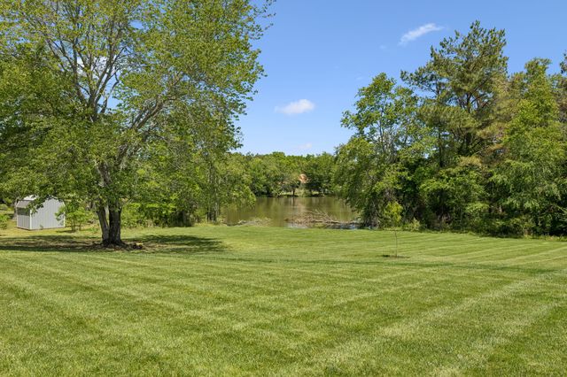 109 Indian Creek Rd, Hohenwald, TN 38462