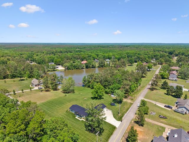 109 Indian Creek Rd, Hohenwald, TN 38462
