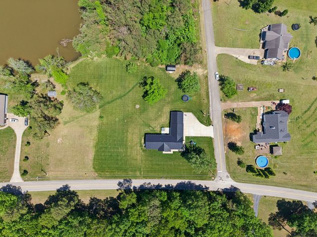 109 Indian Creek Rd, Hohenwald, TN 38462