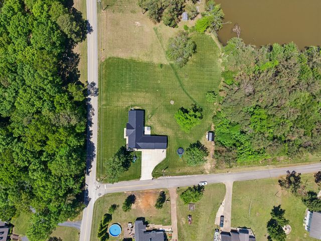 109 Indian Creek Rd, Hohenwald, TN 38462