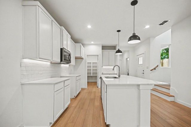 2713 Tierwester Street, Houston, TX 77004