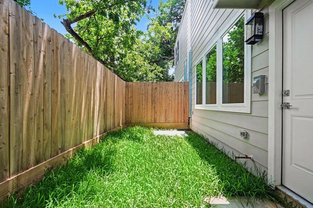 2713 Tierwester Street, Houston, TX 77004