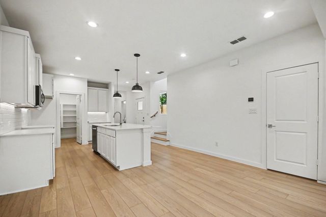 2713 Tierwester Street, Houston, TX 77004