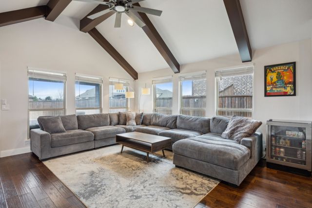 218 Calvert Drive, Midlothian, TX 76065