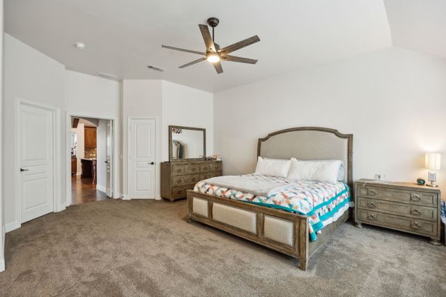 218 Calvert Drive, Midlothian, TX 76065