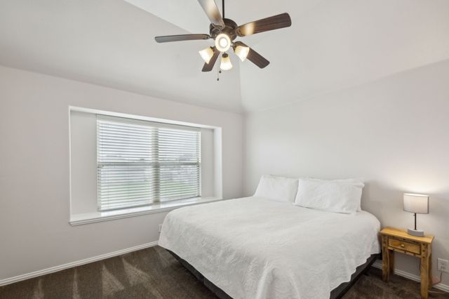 218 Calvert Drive, Midlothian, TX 76065