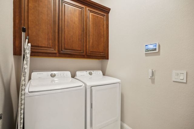 218 Calvert Drive, Midlothian, TX 76065