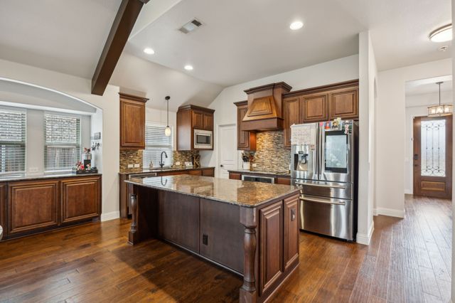 218 Calvert Drive, Midlothian, TX 76065