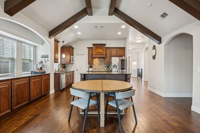 218 Calvert Drive, Midlothian, TX 76065